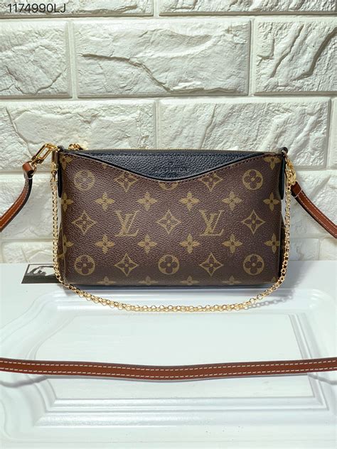 louis vuitton small crossbody with chain|louis vuitton unisex crossbody bag.